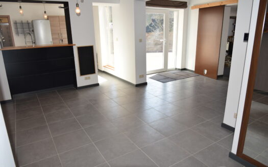 **VENDU**COQUETTE MAISON