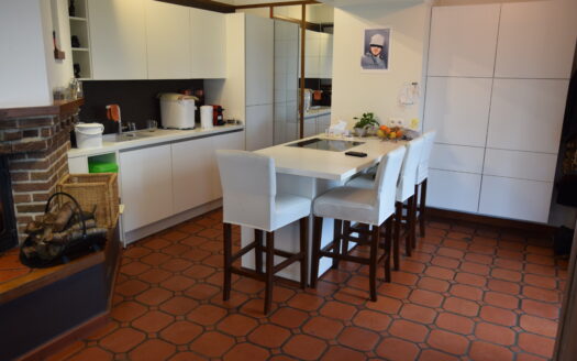 **VENDU**Mais 4 Faç, 4 ch, 4 sdb, 2 cuisines