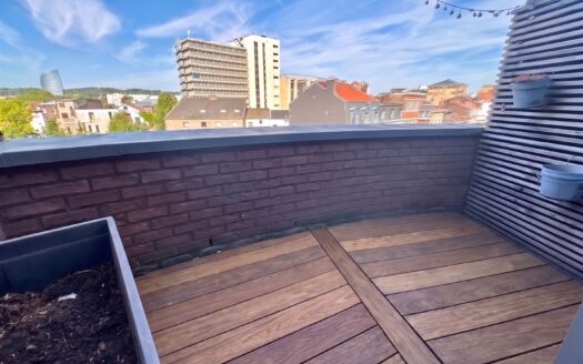 Duplex neuf, avec terrasses et place de parking sécurisé.